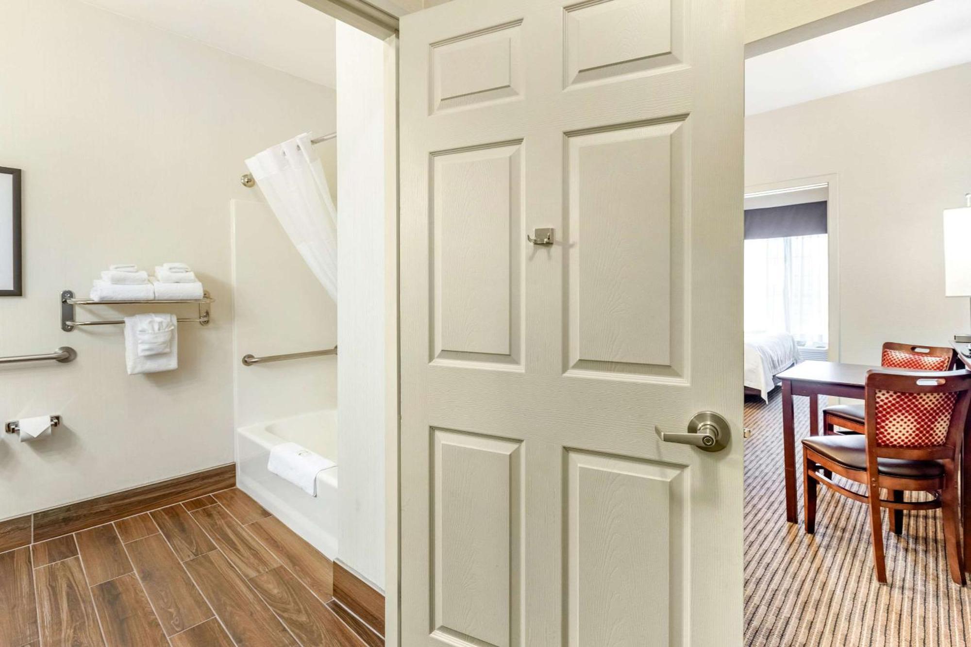 Quality Inn & Suites University Fort Collins Eksteriør billede