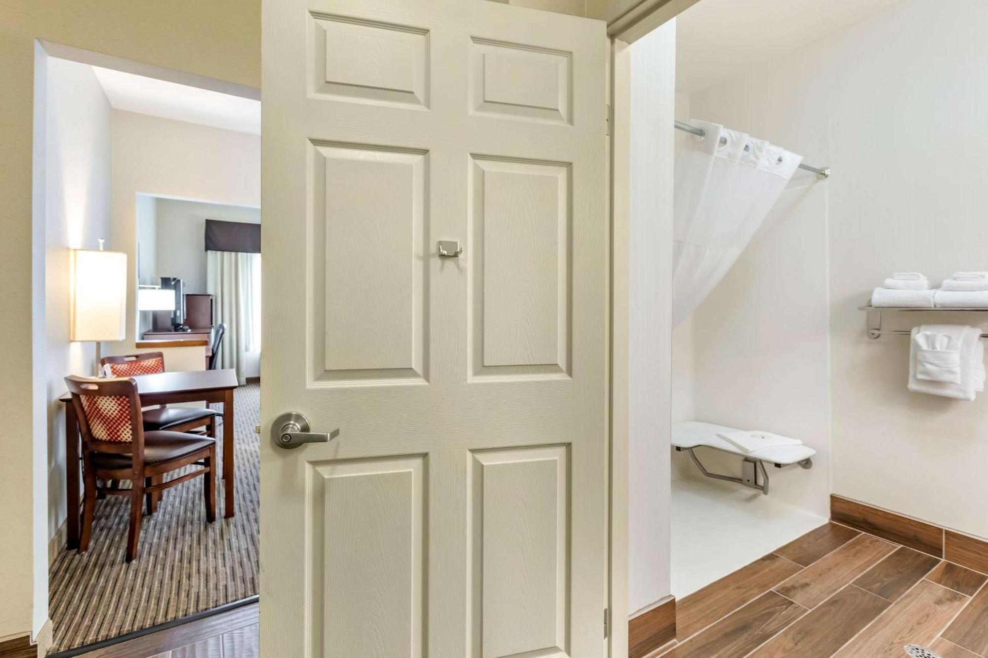 Quality Inn & Suites University Fort Collins Eksteriør billede